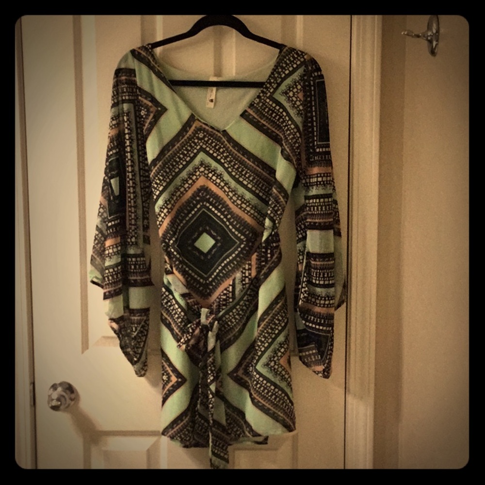 Stunning mini dress with a colorful artistic print